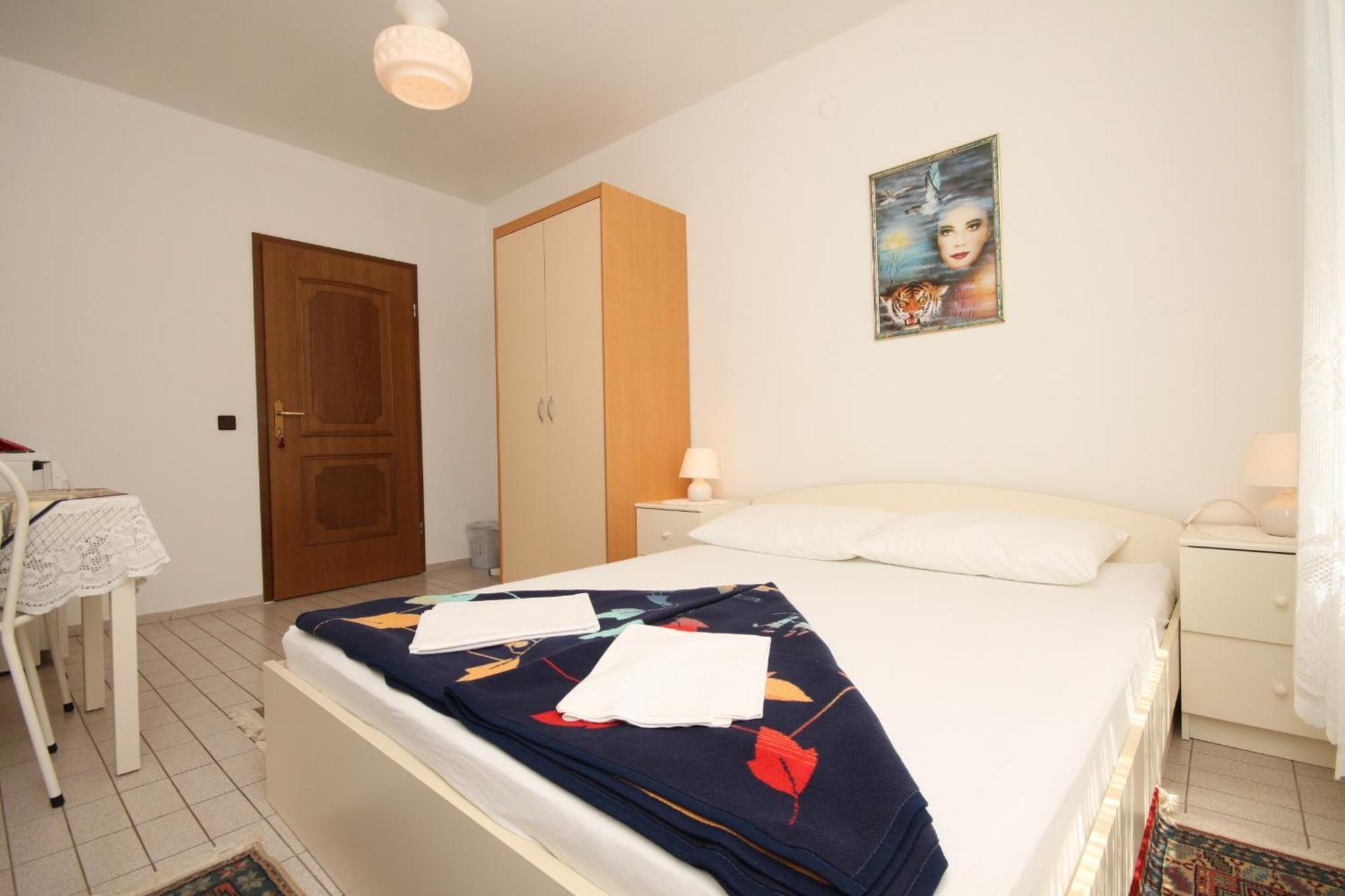 Apartments And Rooms By The Sea Starigrad, Paklenica - 6591 Oda fotoğraf